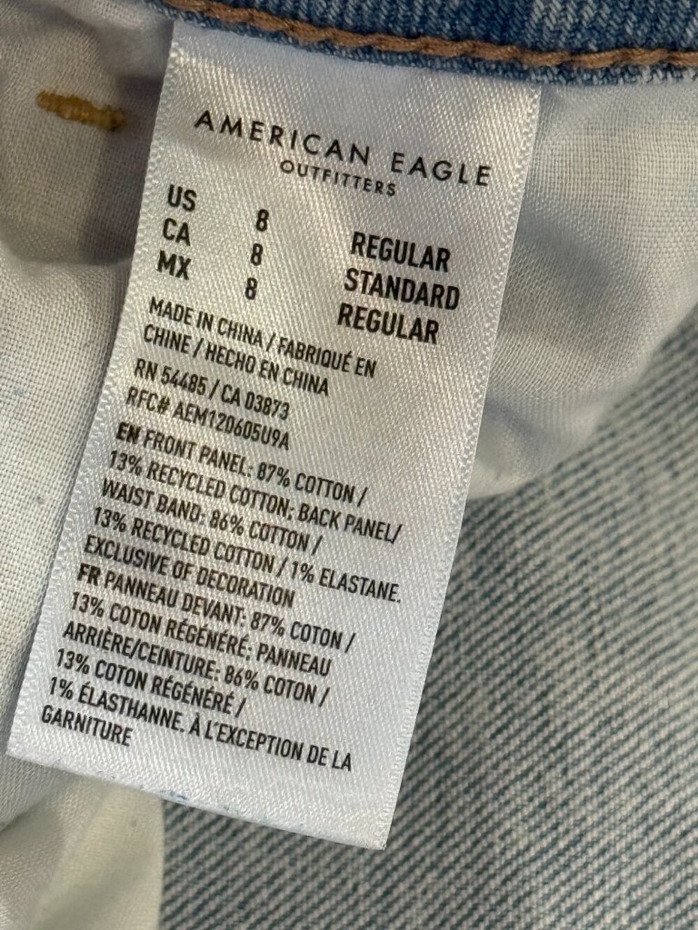 American Eagle Mom Jean Light Wash High Rise Sz 8 - Picture 3 of 5